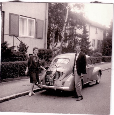 Marie-Laure et Gérard - retour du cap-Nord en 4CV- 1964