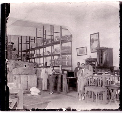 Haiti - manufacture de café, le magasin de Petit Goave - Maurice et Charles Cheriez